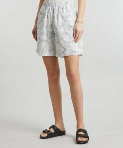A.P.C. Lucy Tana Lawn Cotton Liberty Print Shorts -Farm Rio || Liberty || Paloma Wool Shop 000781266 R513030006 3