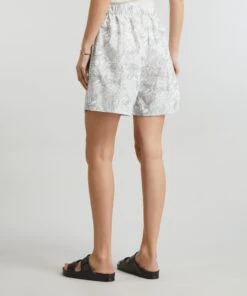 A.P.C. Lucy Tana Lawn Cotton Liberty Print Shorts -Farm Rio || Liberty || Paloma Wool Shop 000781266 R513030006 4